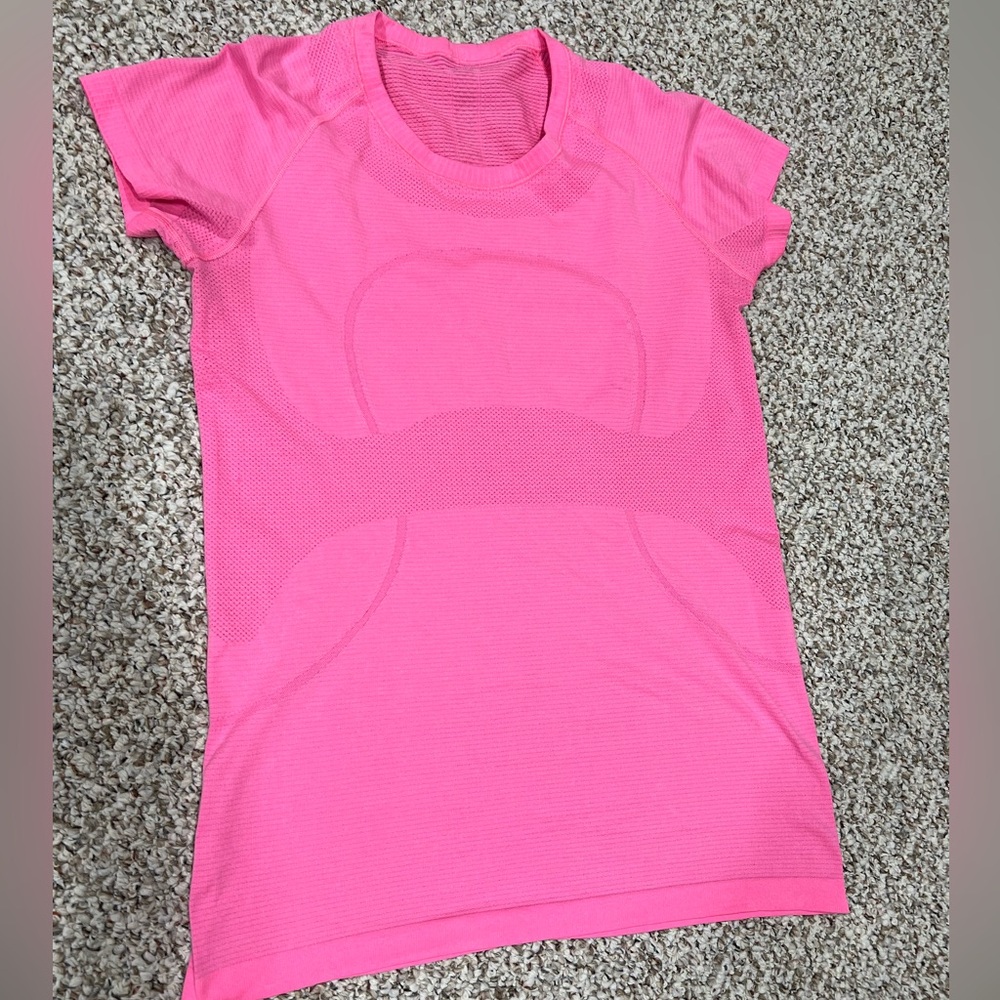 *flawed* GUC Lululemon Athletica swiftly tech size 10 (can fit 8-10)